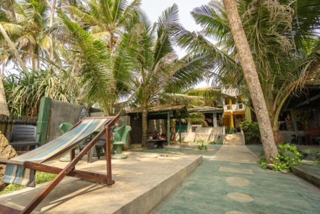 Praneeth Guest House Mirissa Exterior photo